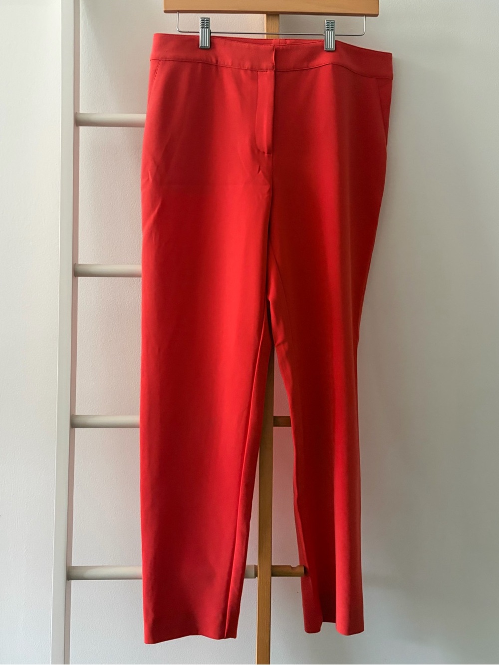 St. John Vibrant Red Straight-Leg Women's Pants